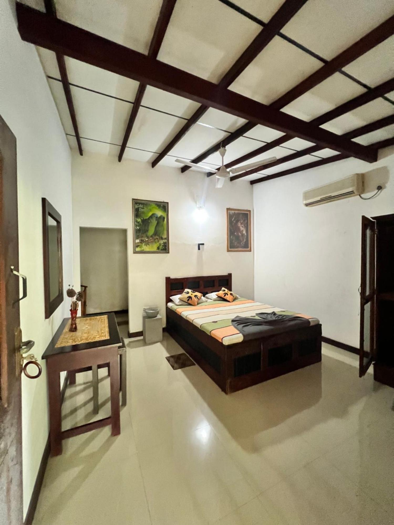 Sylvester Villa Hostel Negombo Exterior foto